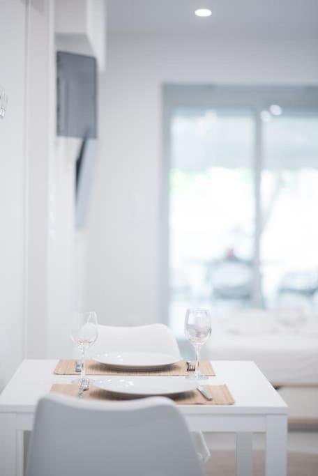 אתונה Luxury Studio With Garden Next To Acropolis מראה חיצוני תמונה