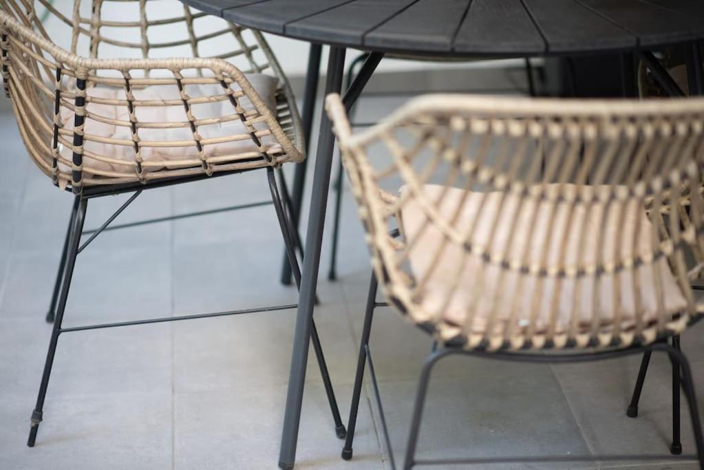 אתונה Luxury Studio With Garden Next To Acropolis מראה חיצוני תמונה