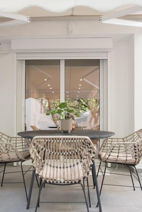אתונה Luxury Studio With Garden Next To Acropolis מראה חיצוני תמונה