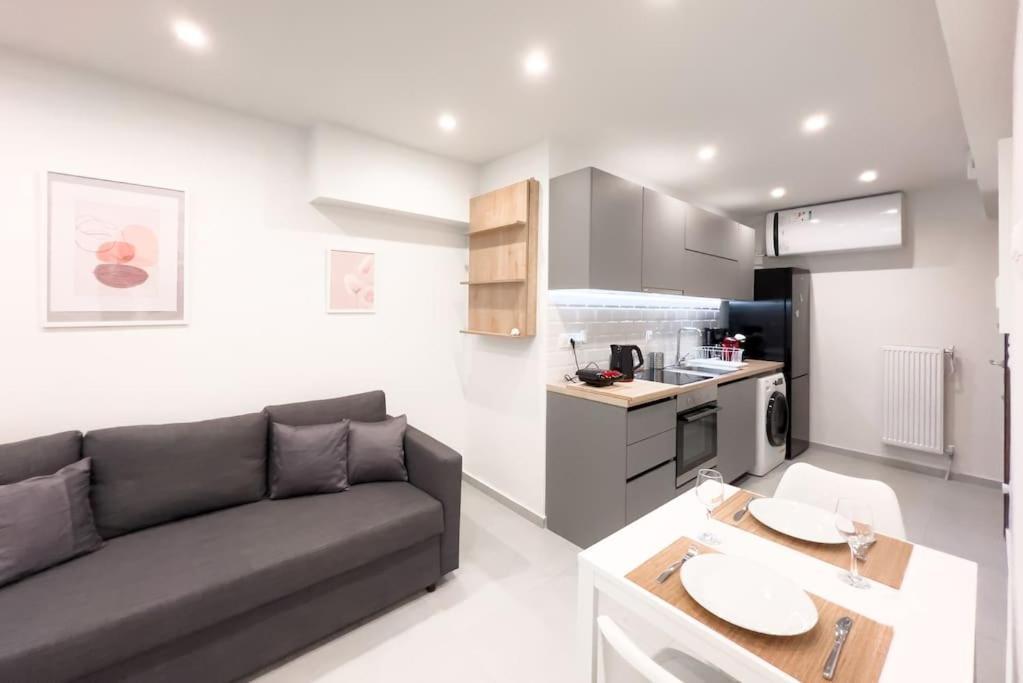אתונה Luxury Studio With Garden Next To Acropolis מראה חיצוני תמונה