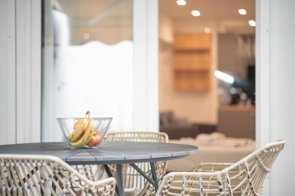 אתונה Luxury Studio With Garden Next To Acropolis מראה חיצוני תמונה